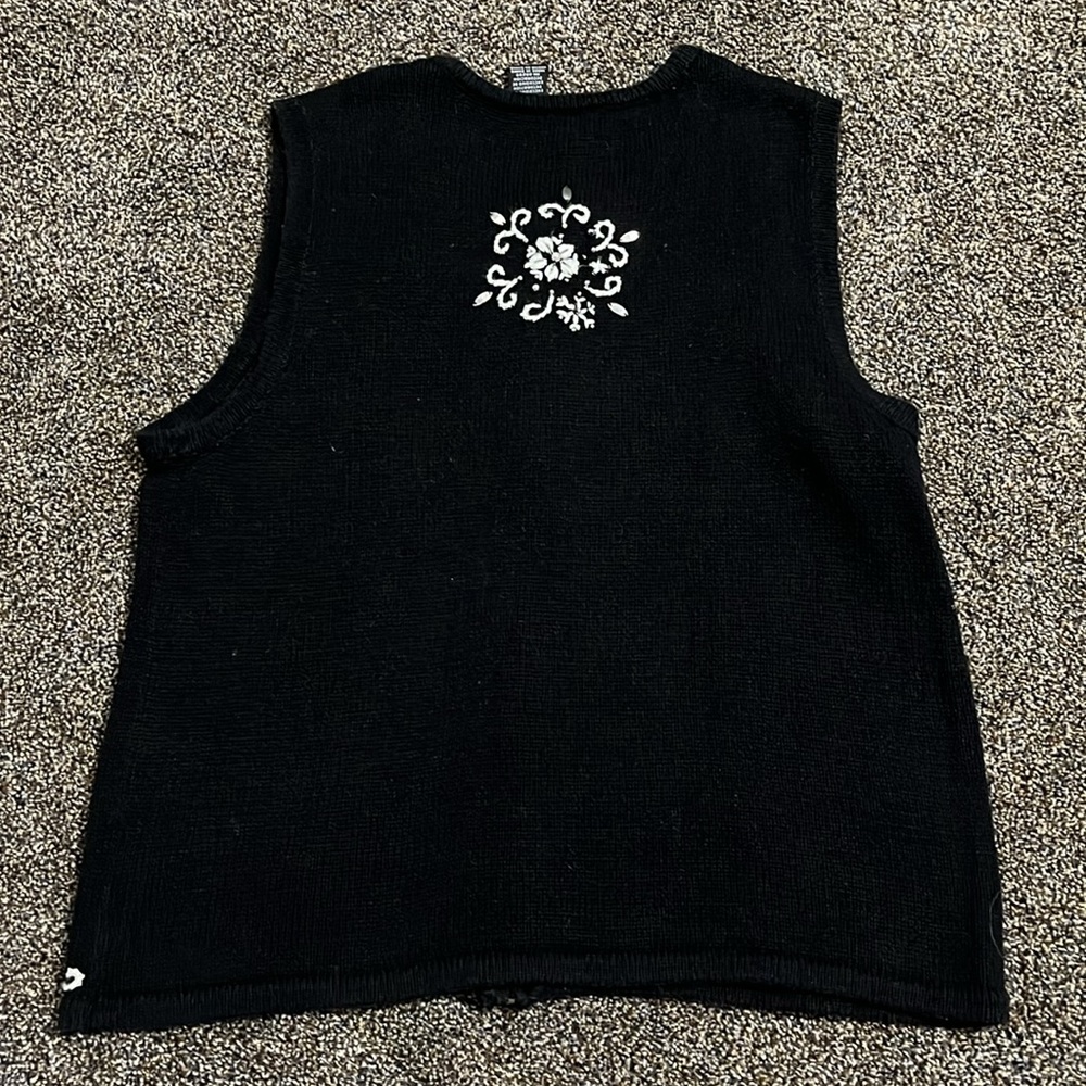 Vintage Erika women’s medium black snowflake beaded sweater vest winter - Picture 4 of 5